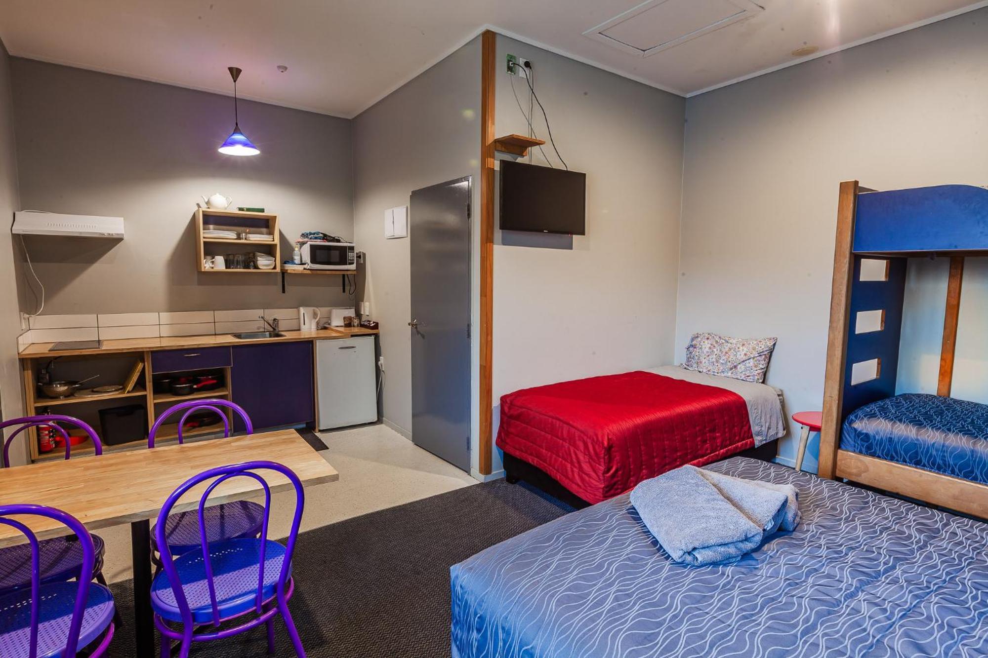Ivorytowers Hostel *