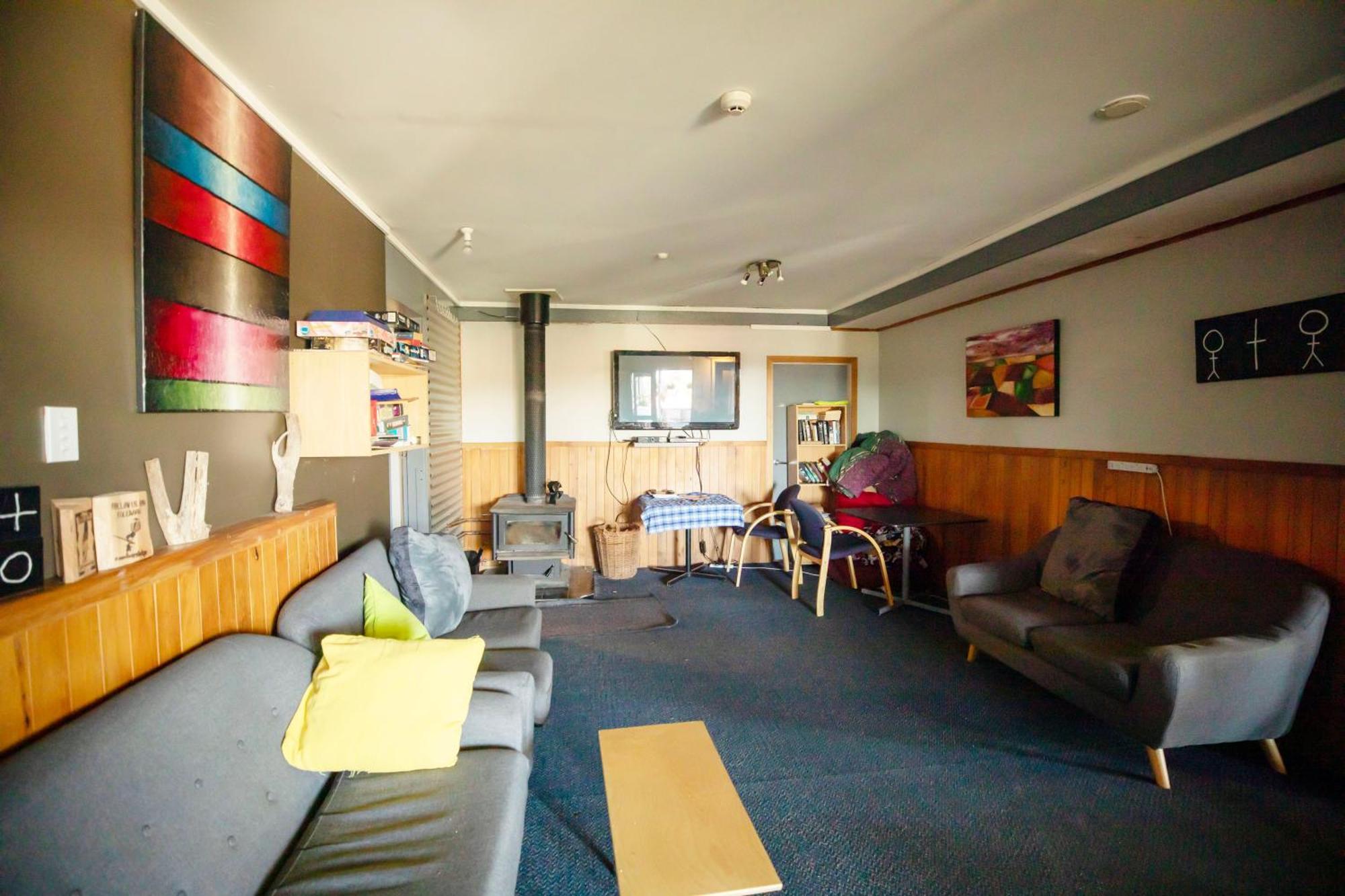 Ivorytowers Hostel *